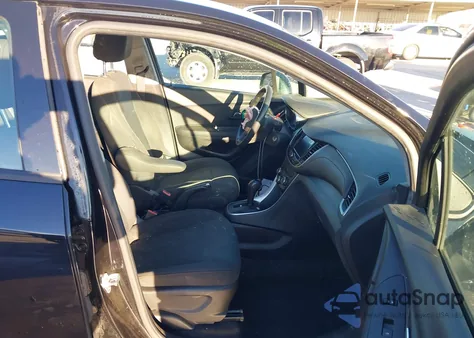 2020 Chevrolet Trax Fwd Ls z USA, uszkodzony, nr VIN KL7CJKSB2LB083294